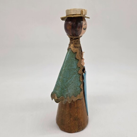 Handcrafted Paper Mache Mexican Doll With Green Cape & Hat Signed - Picture 5 of 8